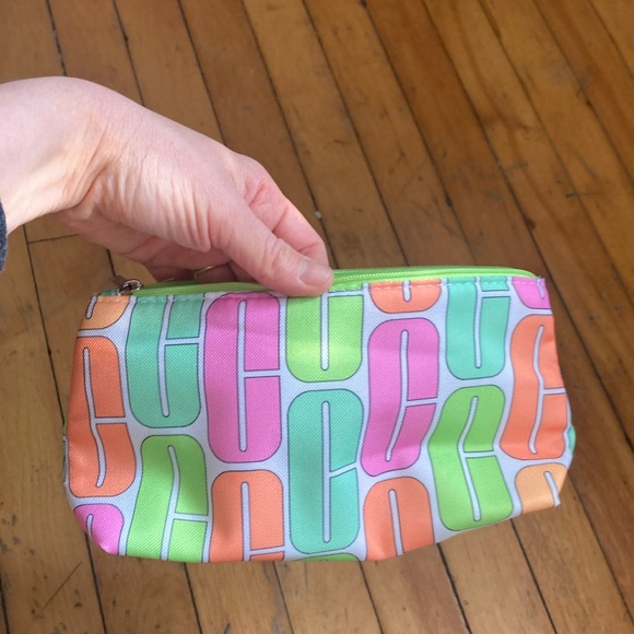 ❤️NEW-Clinique make up bag - Picture 8 of 8